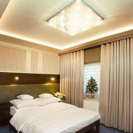 Hotel Inter Биеланы Вроцлавские Экстерьер фото