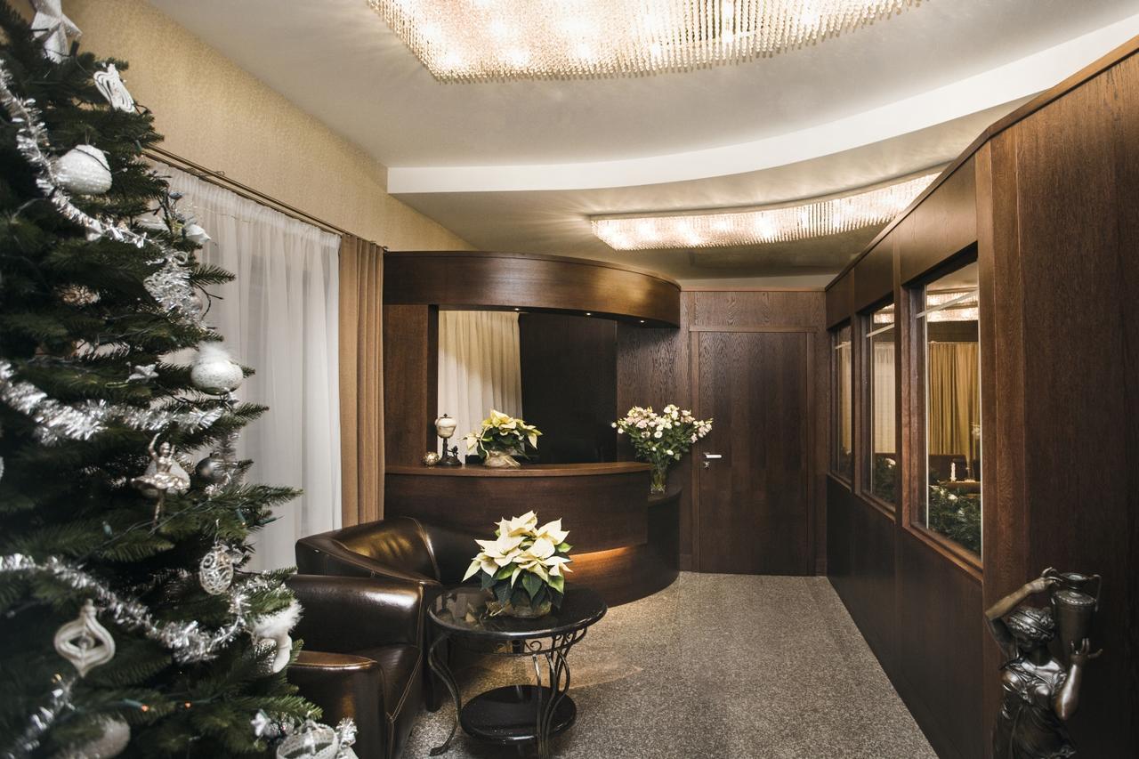 Hotel Inter Биеланы Вроцлавские Экстерьер фото